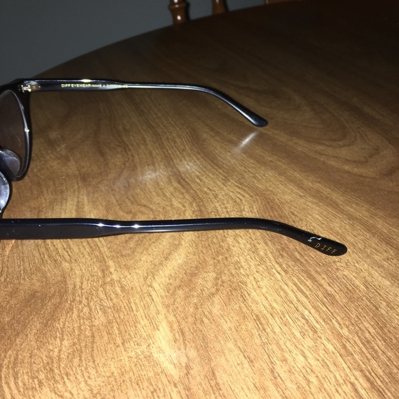 Diff Eyewear glasses! Black frames - Picture 2 of 3